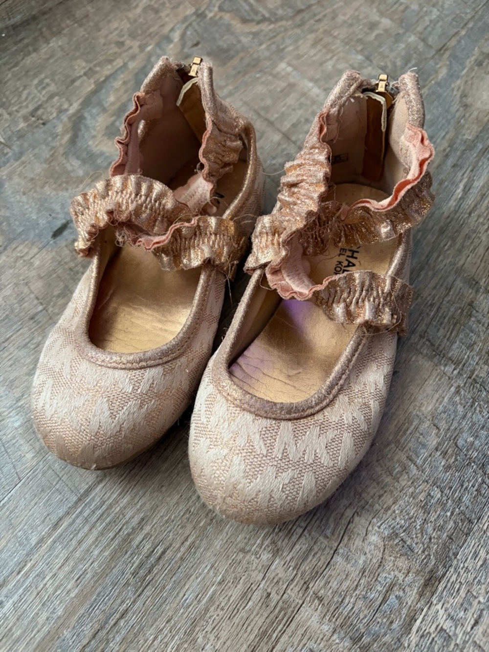 🌸 $10 SALE 🌸 Micheal Kors Girls Shoes Size 9c